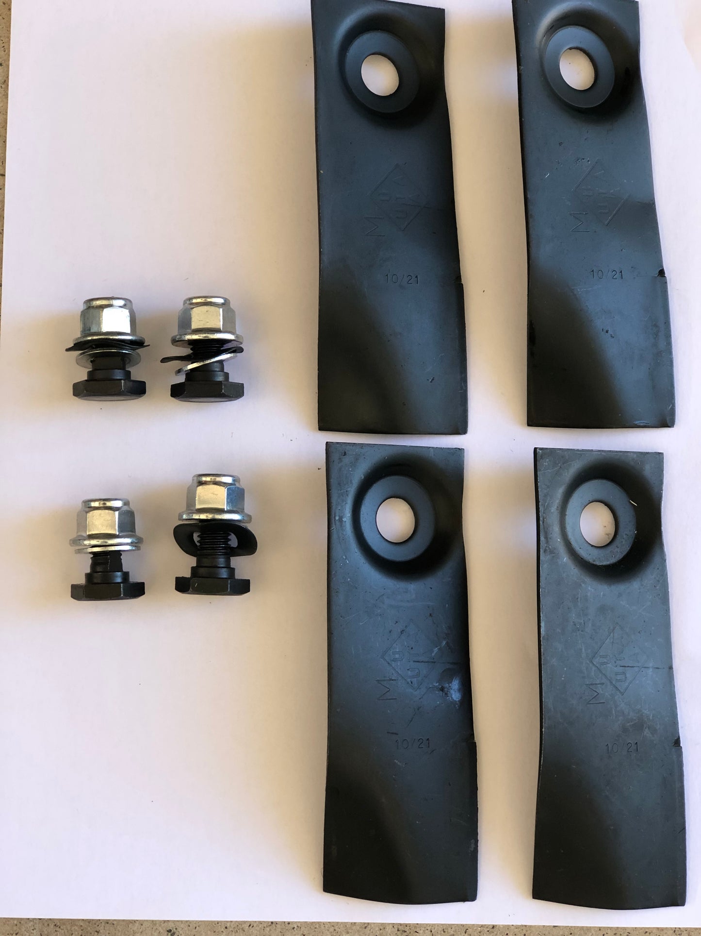 Non-Genuine 19“ BUSHRANGER / MASPORT BLADE & BOLT SET X 2 PR