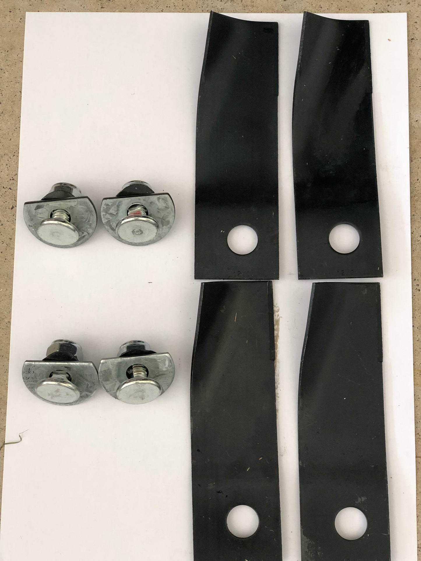 Non-Genuine Honda 19" cut Blade and Bolt Set x2 PR